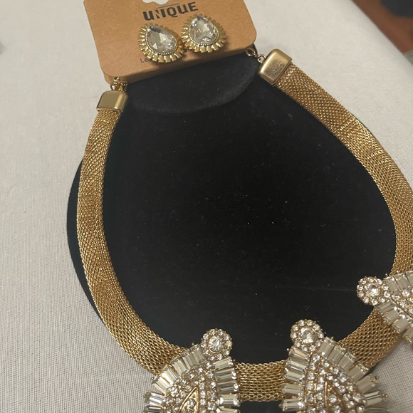 Teardrop crystal necklace set - Picture 3 of 8